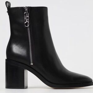 🆕 Michael Kors Reagan Boots with dual zippers sz 9.5